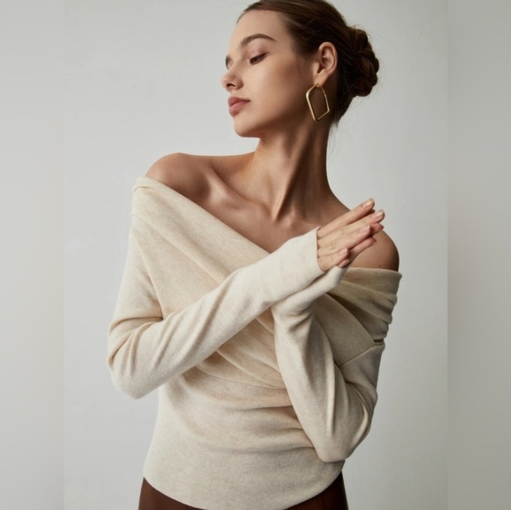 NWT Commence Elegant Cream Off-Shoulder Women's Knit Top - L - Picture 3 of 6